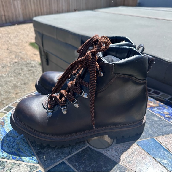 Rugged Outback Black Hiking Boots with Brown Laces 9.5 - Picture 6 of 10
